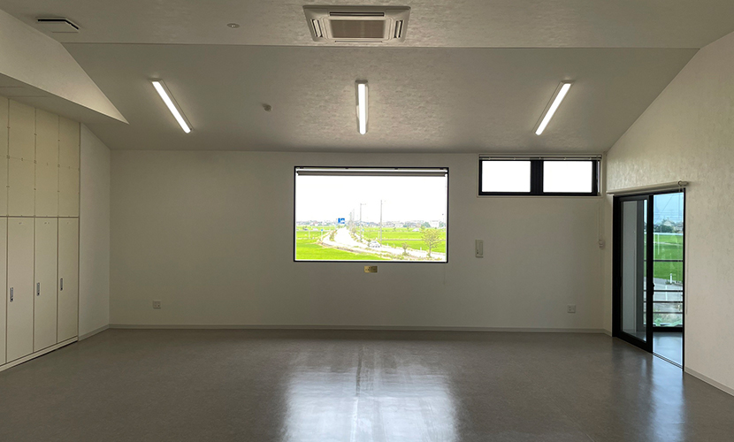 富山県砺波市サンタスの会員専用レンタルスペースBASE6の借景窓。
