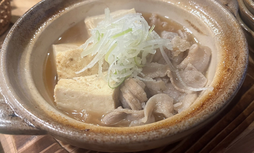 高岡の居酒屋「夢さき」。肉豆腐。