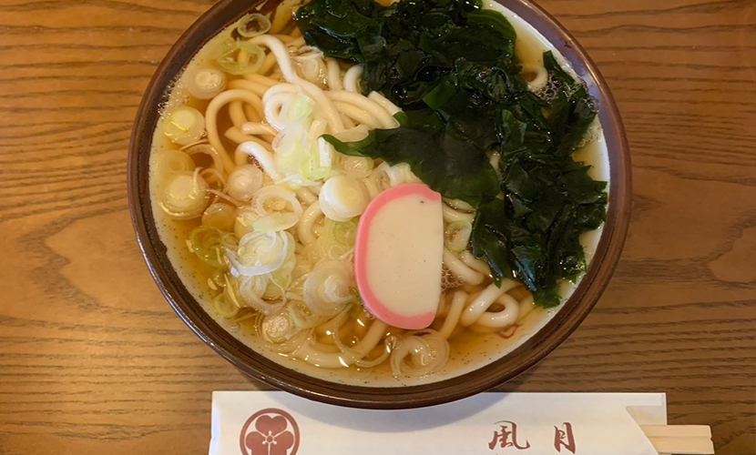 高岡戸出といえば「風月」。うどん。わかめうどん。