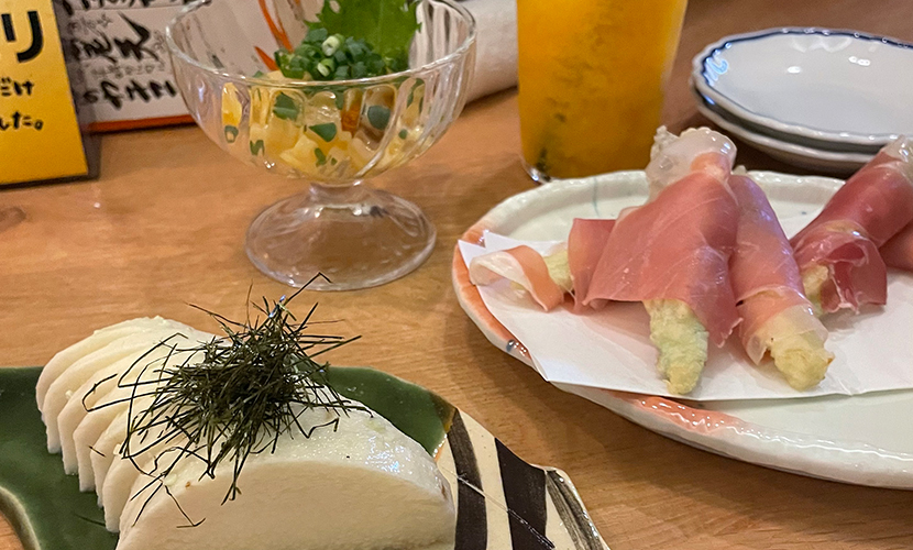 総曲輪の人気居酒屋第2号店!「笑色茶屋」生ハムの塩気とアスパラの甘味がマッチした生ハムアスパラ天。