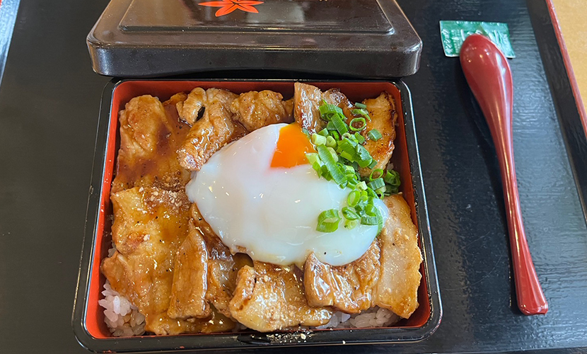 射水市。口福食堂げん太。豚蒲焼き重。