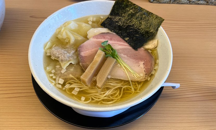 射水市。自家製麺らーめんてしお。。ワンタン手塩ラーメン。