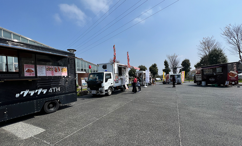 #アオイマルシェ。砺波市。チューリップ四季彩館。キッチンカー。