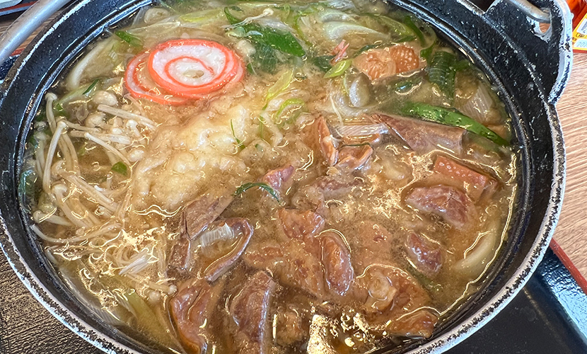 田舎。小矢部のうどん屋。煮込みうどん。氷見うどん。もつ煮込みうどん。