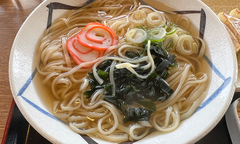 田舎。小矢部のうどん屋。煮込みうどん。氷見うどん。温かいうどん。