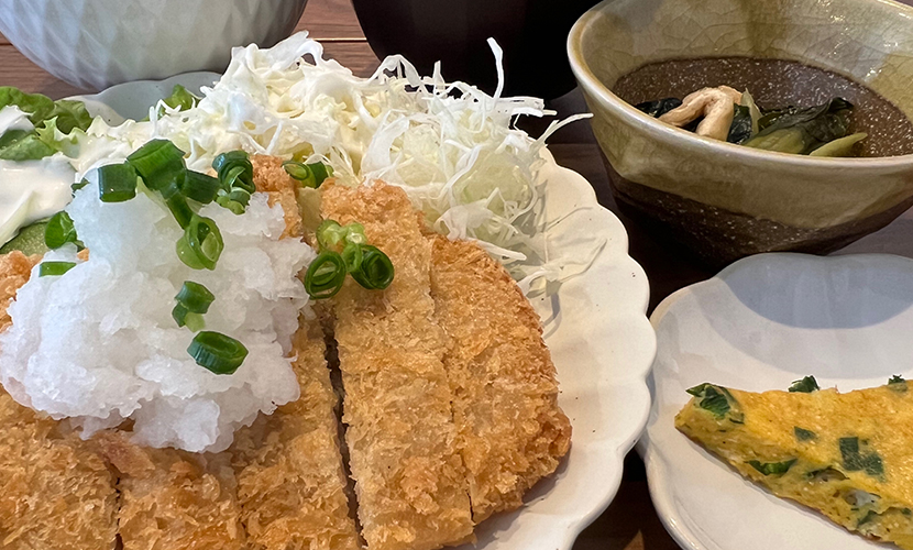 おろし豚カツ定食ならサンタス食堂。砺波ランチ定食日記。