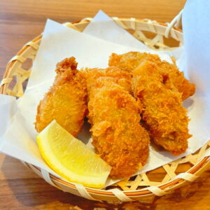 カキフライ。富山県砺波市の定食・居酒屋サンタス食堂のフードメニュー。