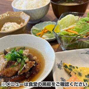 本日の定食。富山県砺波市の定食・居酒屋サンタス食堂のフードメニュー。