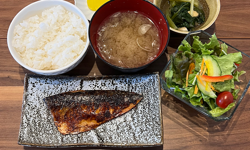 さばのみりん干し定食。砺波ランチ定食日記。富山県砺波市お昼は定食屋、夜は居酒屋サンタス食堂。