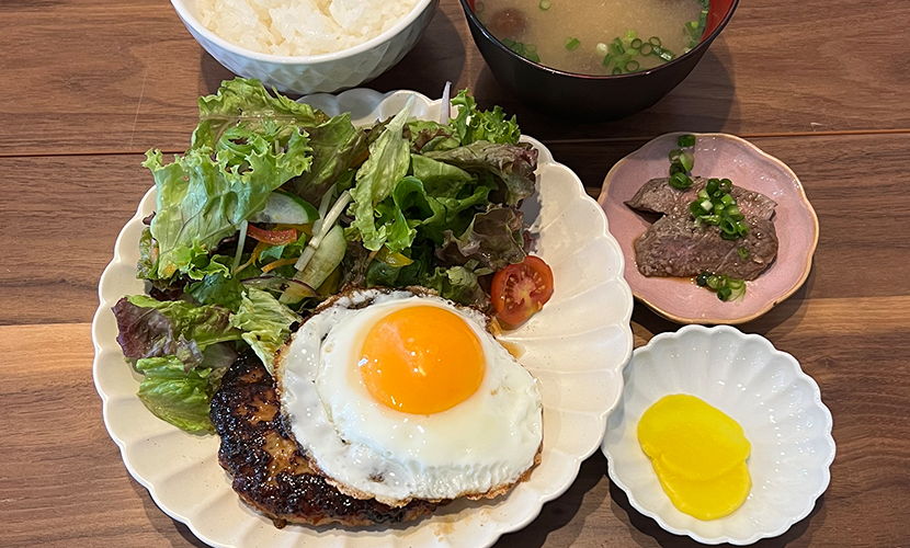 てりたまつくね定食。砺波ランチ定食日記。富山県砺波市お昼は定食屋、夜は居酒屋サンタス食堂。