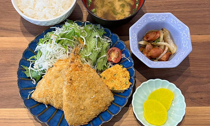 アジフライ定食。富山県砺波市の定食・居酒屋サンタス食堂のフードメニュー。