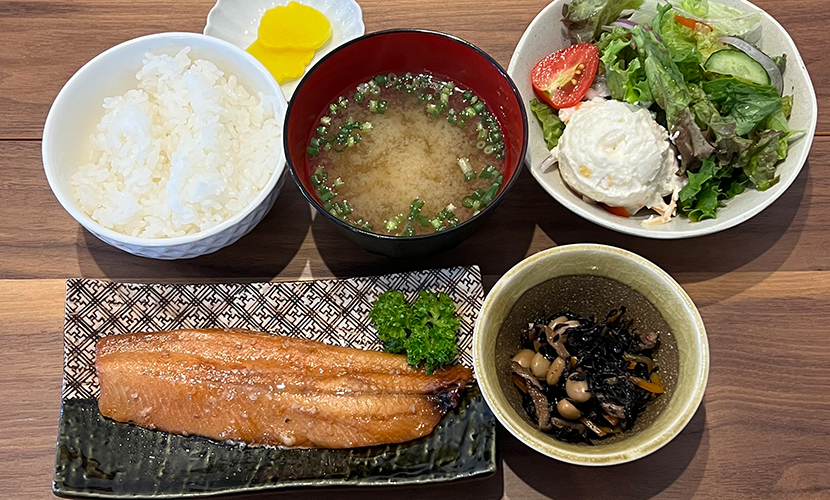 にしんのみりん干し定食。富山県砺波市の定食・居酒屋サンタス食堂のフードメニュー。