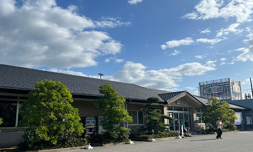 海の駅蜃気楼。魚津市。新鮮な魚介を食べたり買ったりできる店。