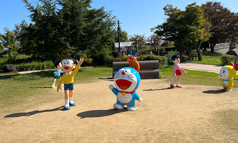 高岡市の公園。おとぎの森公園。ドラえもんたち。