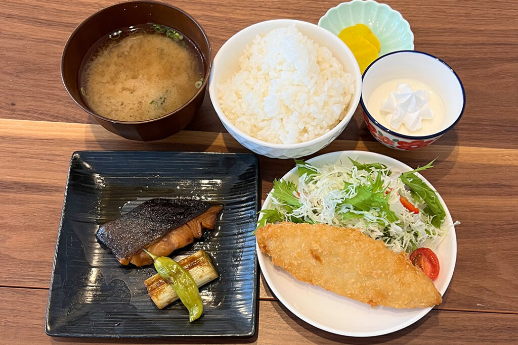 銀鱈の照焼き定食。富山県砺波市の定食・居酒屋サンタス食堂のフードメニュー。