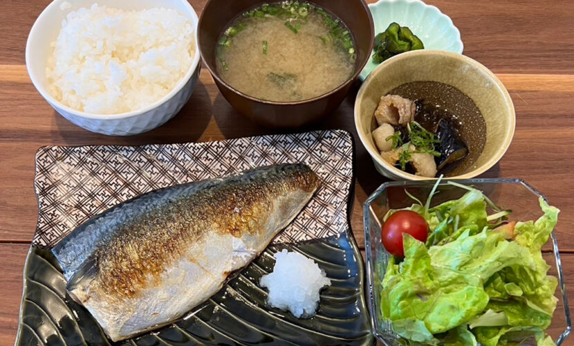 サバの塩焼き定食。富山県砺波市の定食・居酒屋サンタス食堂のフードメニュー。
