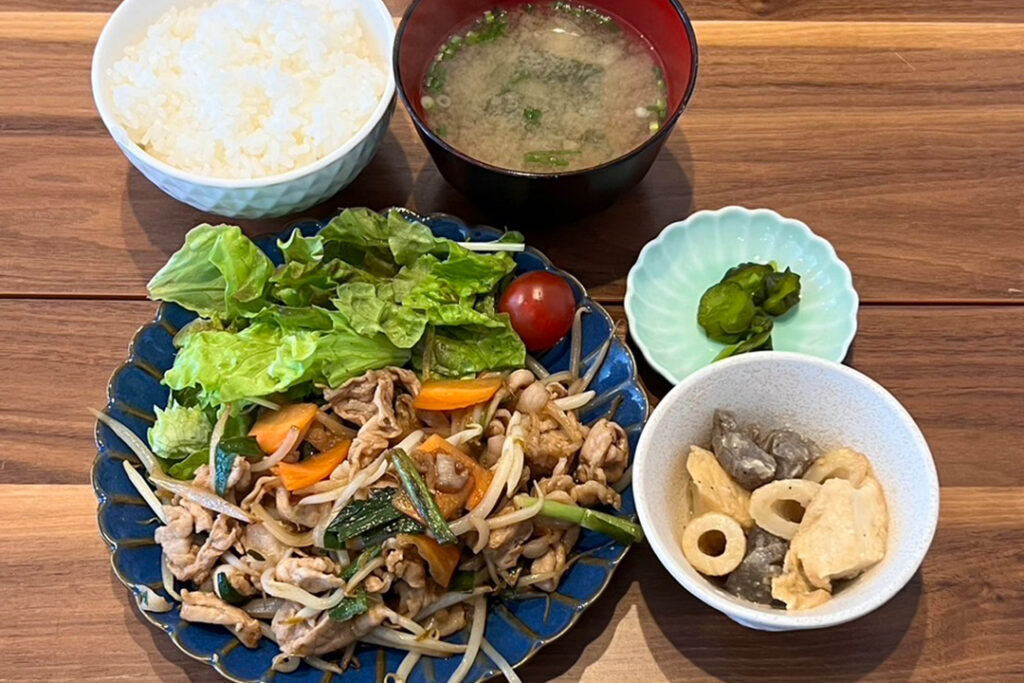 豚のスタミナ炒め定食。富山県砺波市の定食・居酒屋サンタス食堂のフードメニュー。