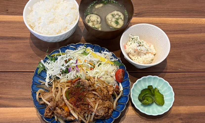 プルコギ定食。富山県砺波市の定食・居酒屋サンタス食堂のフードメニュー。