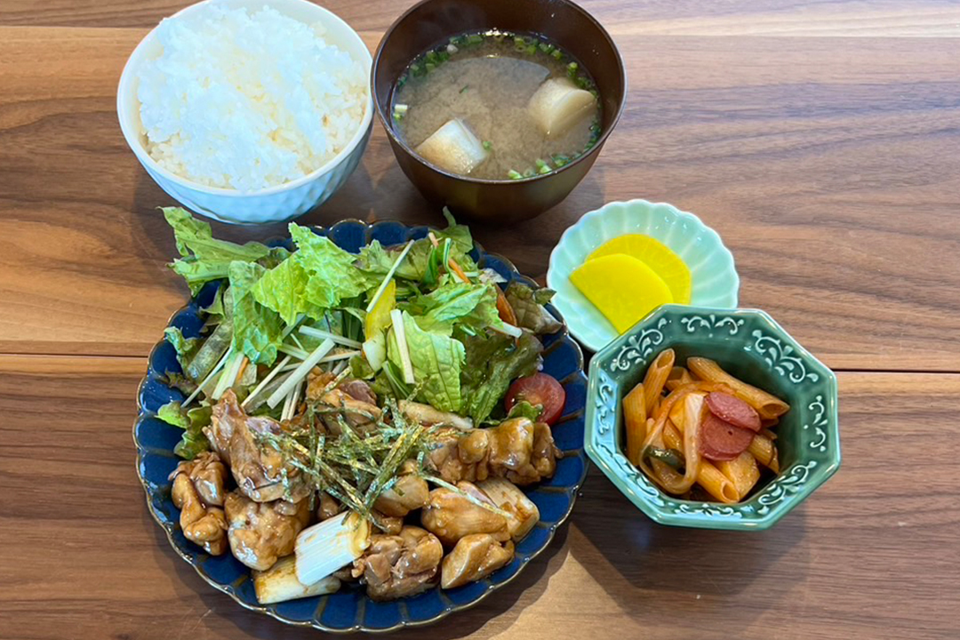 焼き鳥風定食。富山県砺波市の定食・居酒屋サンタス食堂のフードメニュー。