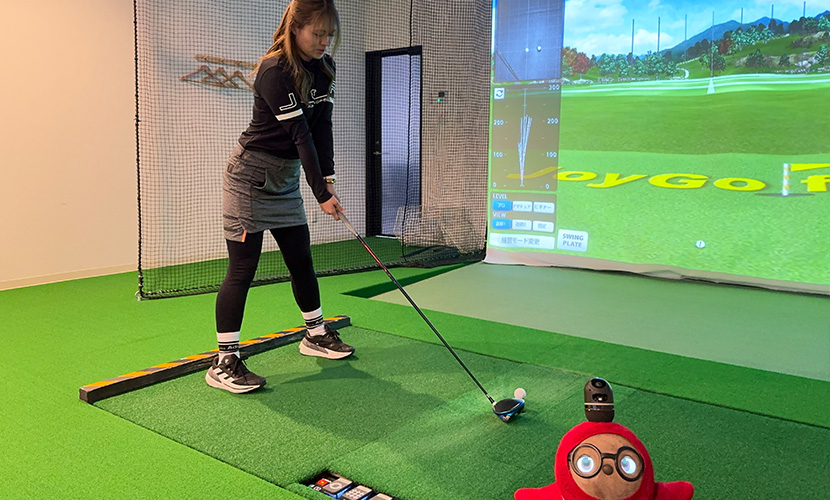 ゴルフレッスンプロ（初心者OK個室でのマンツーマンコーチング）。日本女子プロゴルフ協会ティーチングプロフェッショナルの伊藤萌衣コーチのレッスン。YouTubeなど自己流では時間を費やすことになり、最大限の練習効果を得にくいためゴルフレッスンは全てのプレイヤーにおススメです。