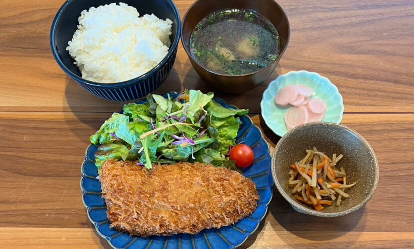 サバカツ定食。富山県砺波市の定食・居酒屋サンタス食堂のフードメニュー。