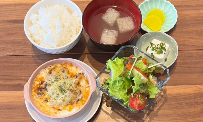 ミートグラタン定食。富山県砺波市の定食・居酒屋サンタス食堂のフードメニュー。