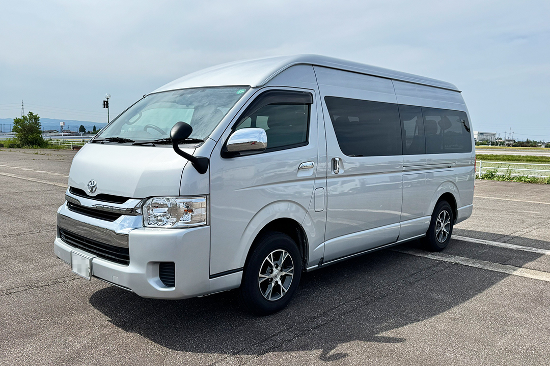 ハイエースワゴン（10人乗り）レンタカー｜砺波のサンタス会員専用サービス