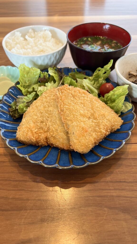 アジフライ。富山県砺波市の定食・居酒屋サンタス食堂のフードメニュー。