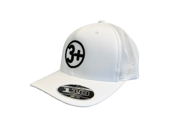 人気メーカーFLEXFIT「ワンテンシリーズ」の3+メッシュキャップ。3D刺繍ロゴ&涼しいメッシュ素材で、スポーツから日常まで快適に使えるデザイン。全5色・各4,950円(税込)。