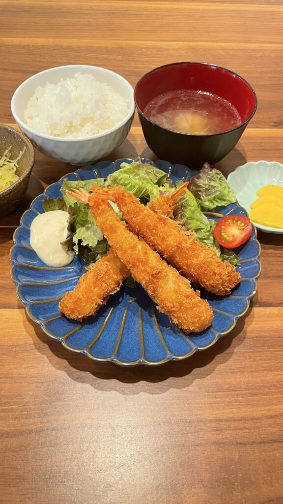 エビフライ定食。富山県砺波市の定食・居酒屋サンタス食堂のフードメニュー。定食。富山県砺波市の定食・居酒屋サンタス食堂のフードメニュー。