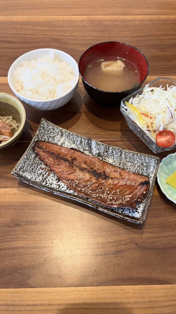 サバのみりん干し定食。富山県砺波市の定食・居酒屋サンタス食堂のフードメニュー。定食。富山県砺波市の定食・居酒屋サンタス食堂のフードメニュー。