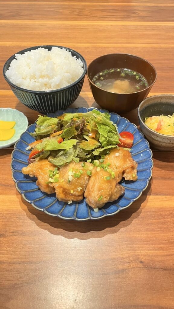 鶏の柚子胡椒だれ定食。富山県砺波市の定食・居酒屋サンタス食堂のフードメニュー。定食。富山県砺波市の定食・居酒屋サンタス食堂のフードメニュー。