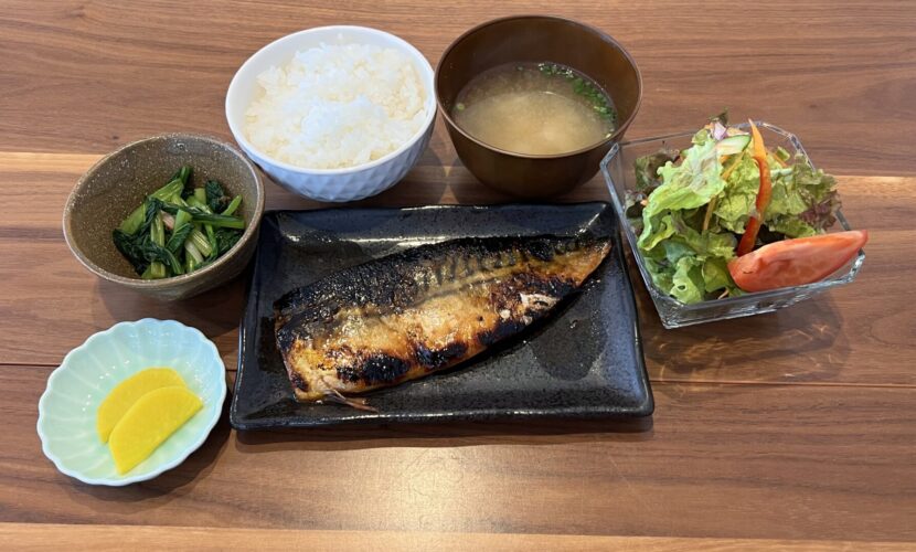 サバのみりん干し定食。富山県砺波市の定食・居酒屋サンタス食堂のフードメニュー。定食。富山県砺波市の定食・居酒屋サンタス食堂のフードメニュー。
