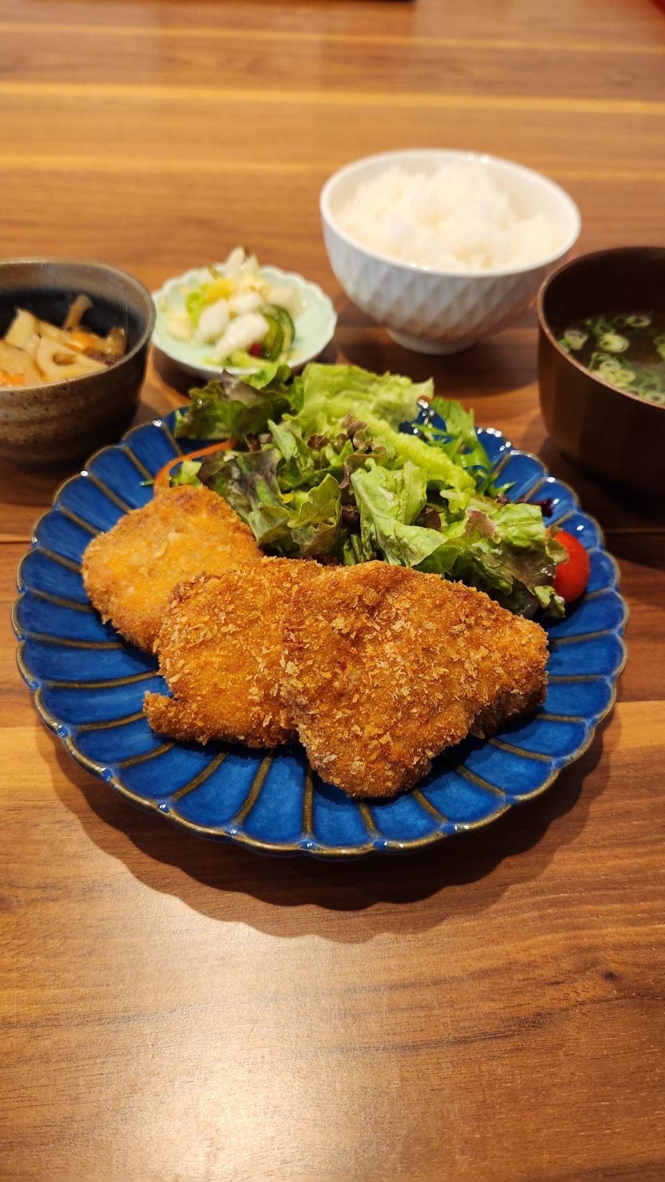 ヒレカツ定食。富山県砺波市の定食・居酒屋サンタス食堂のフードメニュー。定食。富山県砺波市の定食・居酒屋サンタス食堂のフードメニュー。