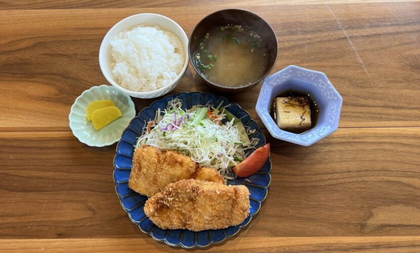 タラのフライ定食。富山県砺波市の定食・居酒屋サンタス食堂のフードメニュー。定食。富山県砺波市の定食・居酒屋サンタス食堂のフードメニュー。
