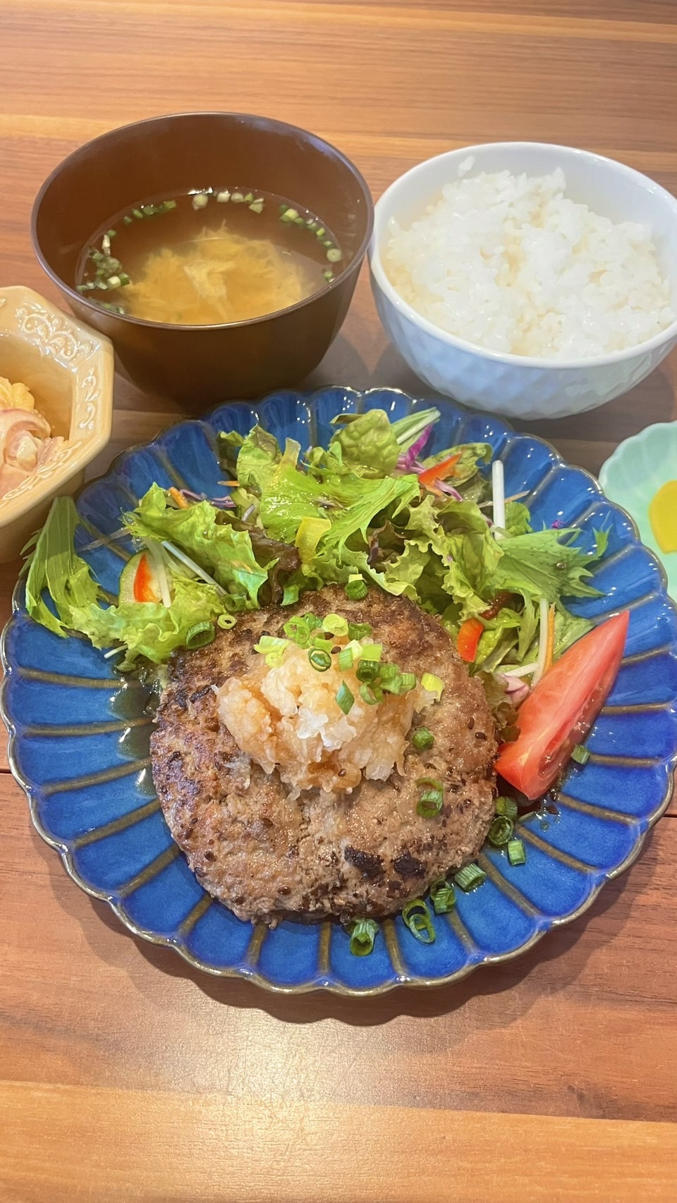 和風おろしハンバーグ定食。富山県砺波市の定食・居酒屋サンタス食堂のフードメニュー。定食。富山県砺波市の定食・居酒屋サンタス食堂のフードメニュー。