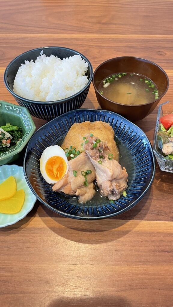 鶏のほろほろ煮＆つみれ巾着3定食。富山県砺波市の定食・居酒屋サンタス食堂のフードメニュー。定食。富山県砺波市の定食・居酒屋サンタス食堂のフードメニュー。