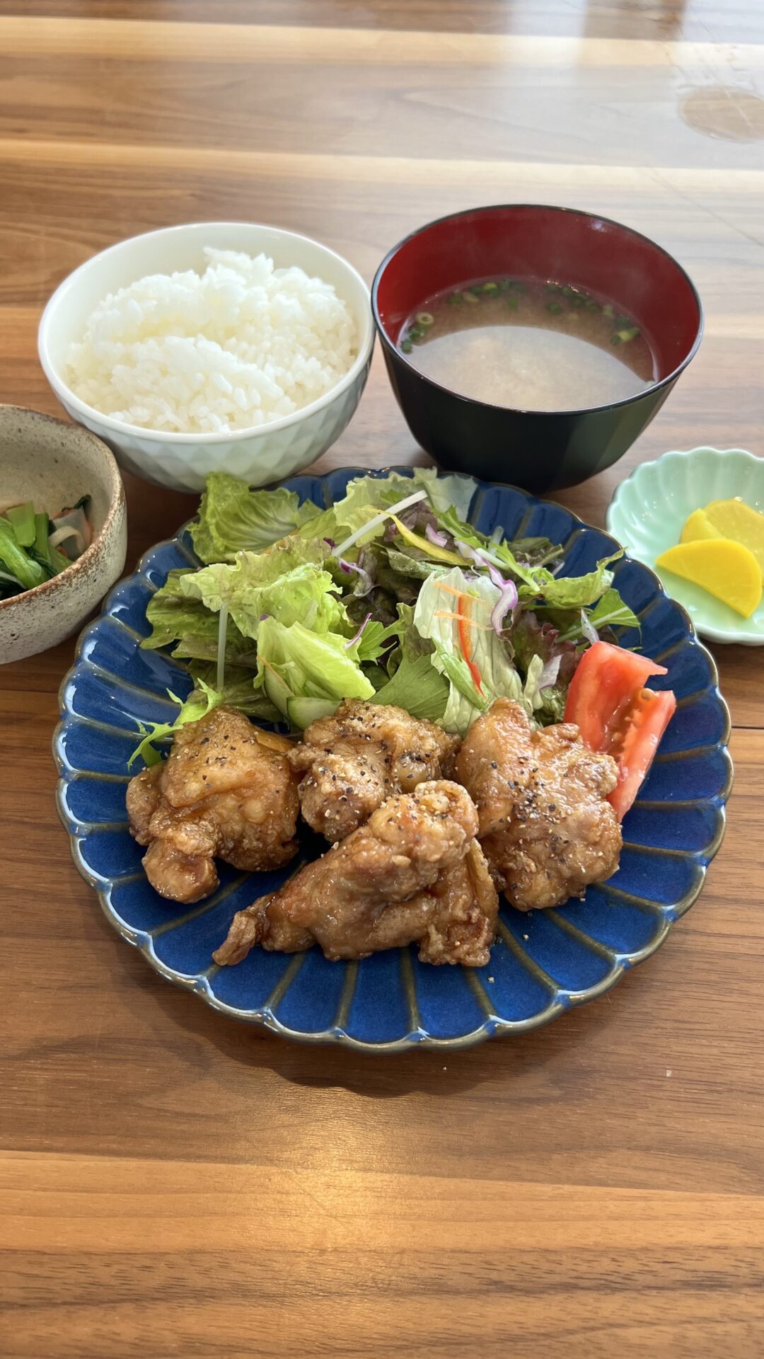 鶏の甘辛ダレ定食。富山県砺波市の定食・居酒屋サンタス食堂のフードメニュー。定食。富山県砺波市の定食・居酒屋サンタス食堂のフードメニュー。