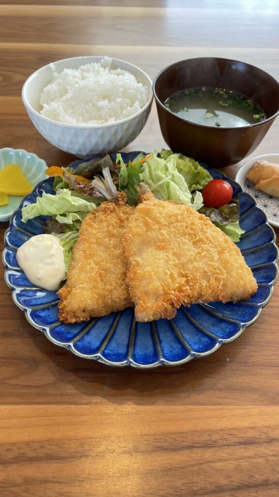 アジフライ定食。富山県砺波市の定食・居酒屋サンタス食堂のフードメニュー。定食。富山県砺波市の定食・居酒屋サンタス食堂のフードメニュー。