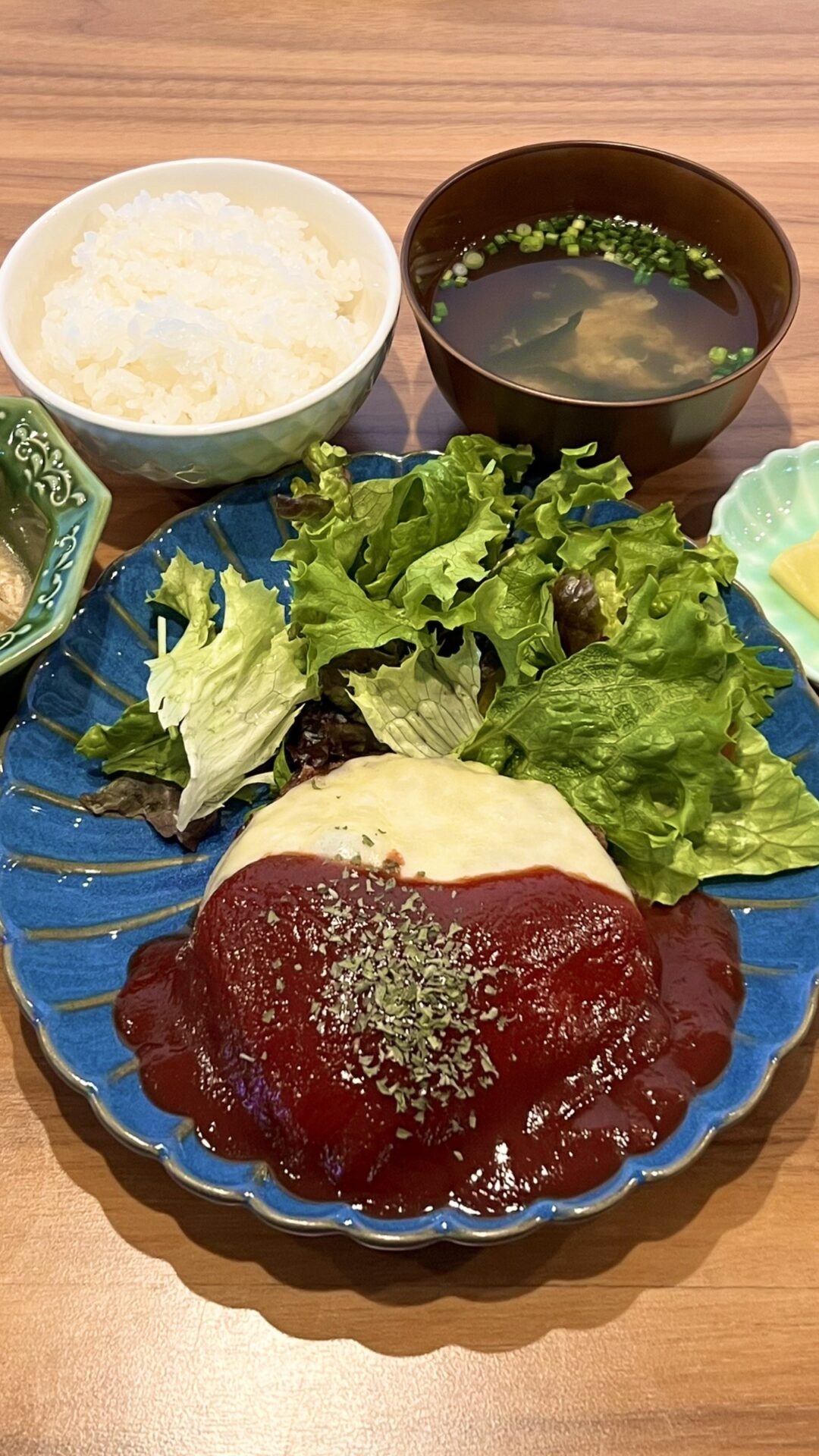 鶏のほろほろ煮＆つみれ巾着定食。富山県砺波市の定食・居酒屋サンタス食堂のフードメニュー。定食。富山県砺波市の定食・居酒屋サンタス食堂のフードメニュー。