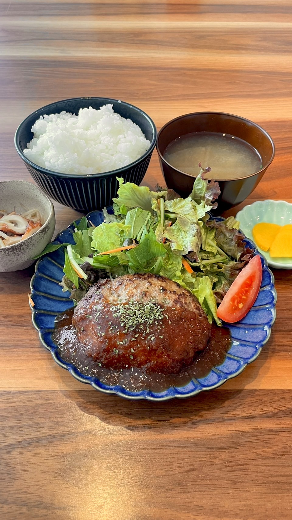 和風柚子醤油ハンバーグ定食。富山県砺波市の定食・居酒屋サンタス食堂のフードメニュー。定食。富山県砺波市の定食・居酒屋サンタス食堂のフードメニュー。