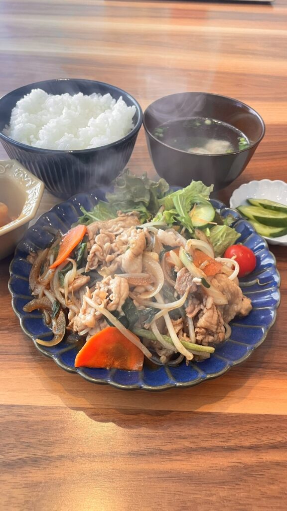 豚のスタミナ炒め定食。富山県砺波市の定食・居酒屋サンタス食堂のフードメニュー。定食。富山県砺波市の定食・居酒屋サンタス食堂のフードメニュー。