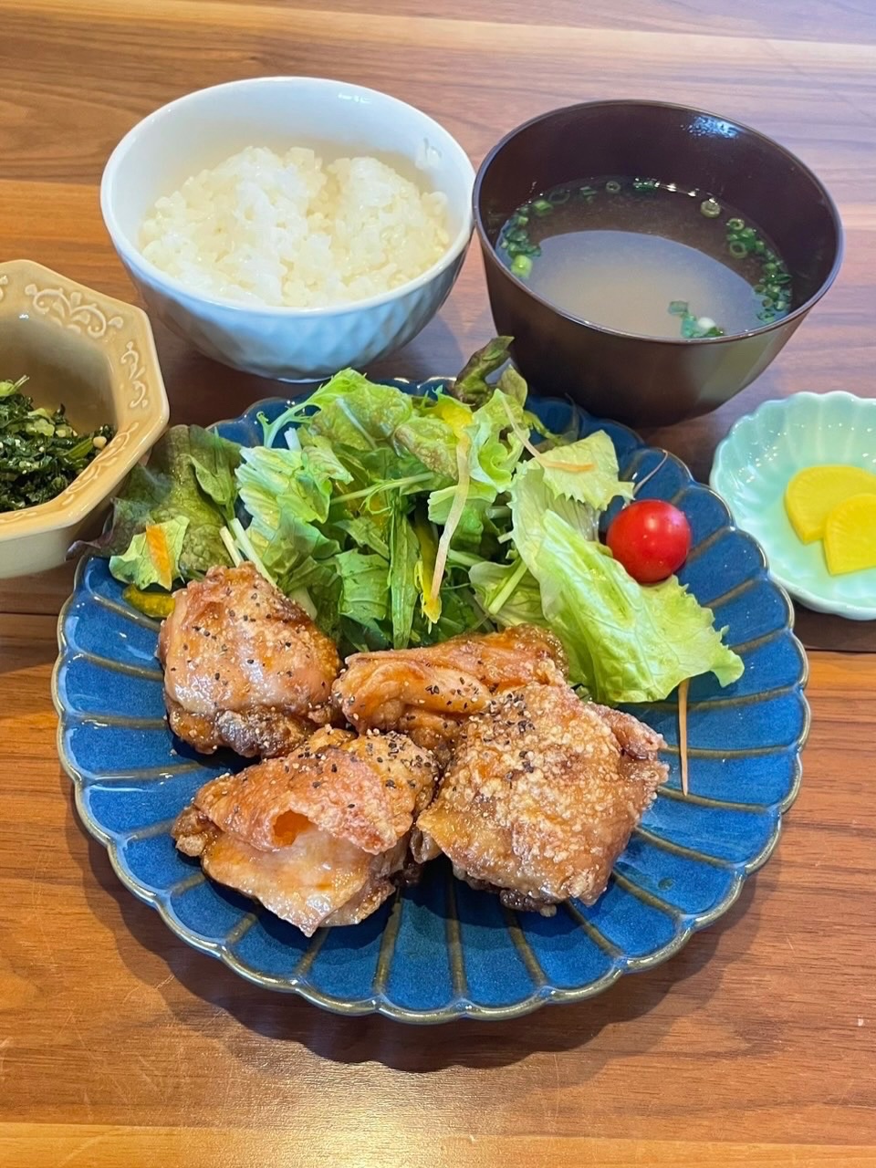 鶏の甘辛ダレ定食。富山県砺波市の定食・居酒屋サンタス食堂のフードメニュー。定食。富山県砺波市の定食・居酒屋サンタス食堂のフードメニュー。