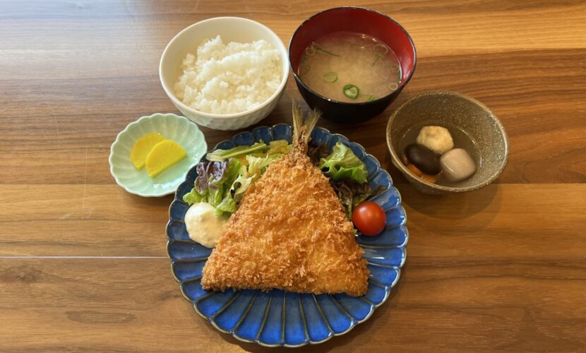 アジフライ定食。富山県砺波市の定食・居酒屋サンタス食堂のフードメニュー。定食。富山県砺波市の定食・居酒屋サンタス食堂のフードメニュー。
