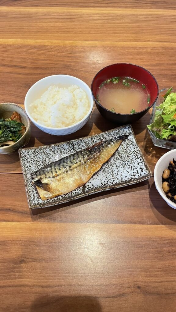 サバのみりん干し定食。富山県砺波市の定食・居酒屋サンタス食堂のフードメニュー。定食。富山県砺波市の定食・居酒屋サンタス食堂のフードメニュー。