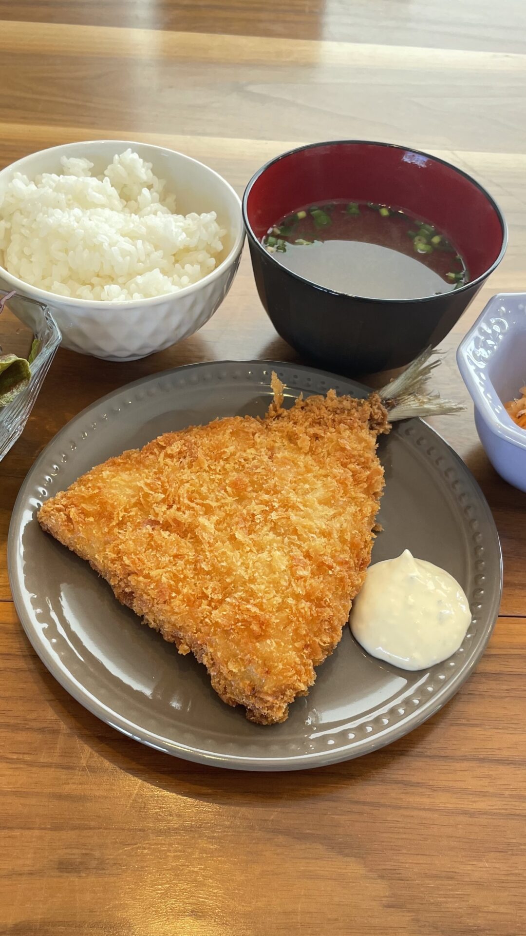 ジャンボアジフライ定食。富山県砺波市の定食・居酒屋サンタス食堂のフードメニュー。定食。富山県砺波市の定食・居酒屋サンタス食堂のフードメニュー。定食。富山県砺波市の定食・居酒屋サンタス食堂のフードメニュー。定食。富山県砺波市の定食・居酒屋サンタス食堂のフードメニュー。