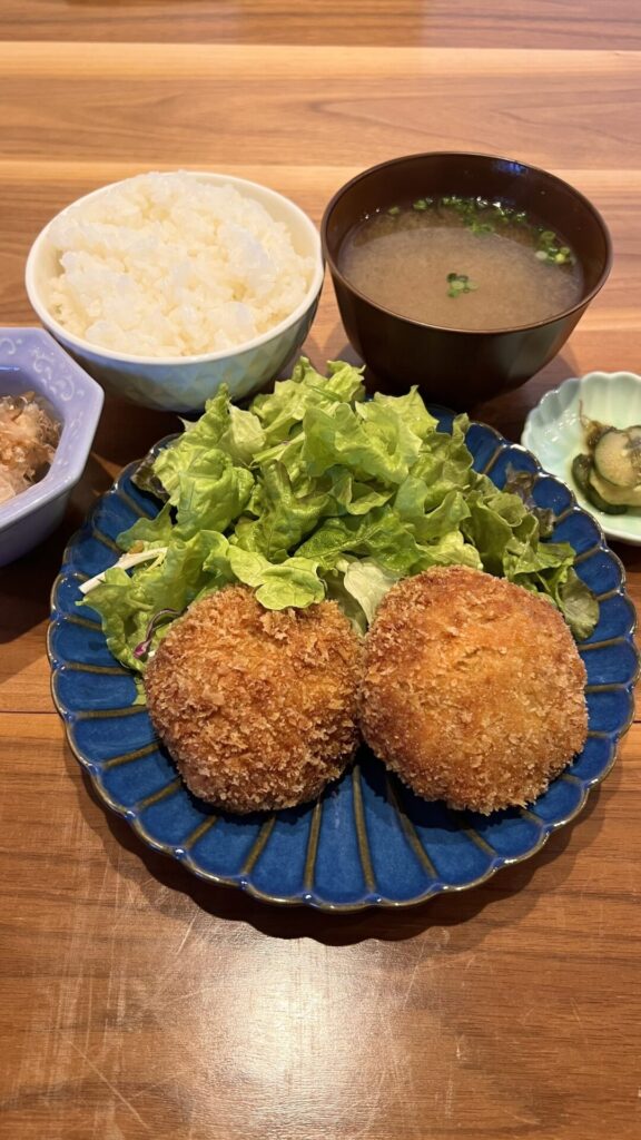 メンチカツ定食。富山県砺波市の定食・居酒屋サンタス食堂のフードメニュー。定食。富山県砺波市の定食・居酒屋サンタス食堂のフードメニュー。定食。富山県砺波市の定食・居酒屋サンタス食堂のフードメニュー。定食。富山県砺波市の定食・居酒屋サンタス食堂のフードメニュー。