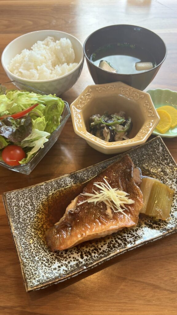 赤魚の煮付け定食。富山県砺波市の定食・居酒屋サンタス食堂のフードメニュー。定食。富山県砺波市の定食・居酒屋サンタス食堂のフードメニュー。定食。富山県砺波市の定食・居酒屋サンタス食堂のフードメニュー。定食。富山県砺波市の定食・居酒屋サンタス食堂のフードメニュー。